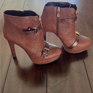 NWT BCBG Generation WISH Women’s Bootie Heels  Leather Oak Brown Size 10